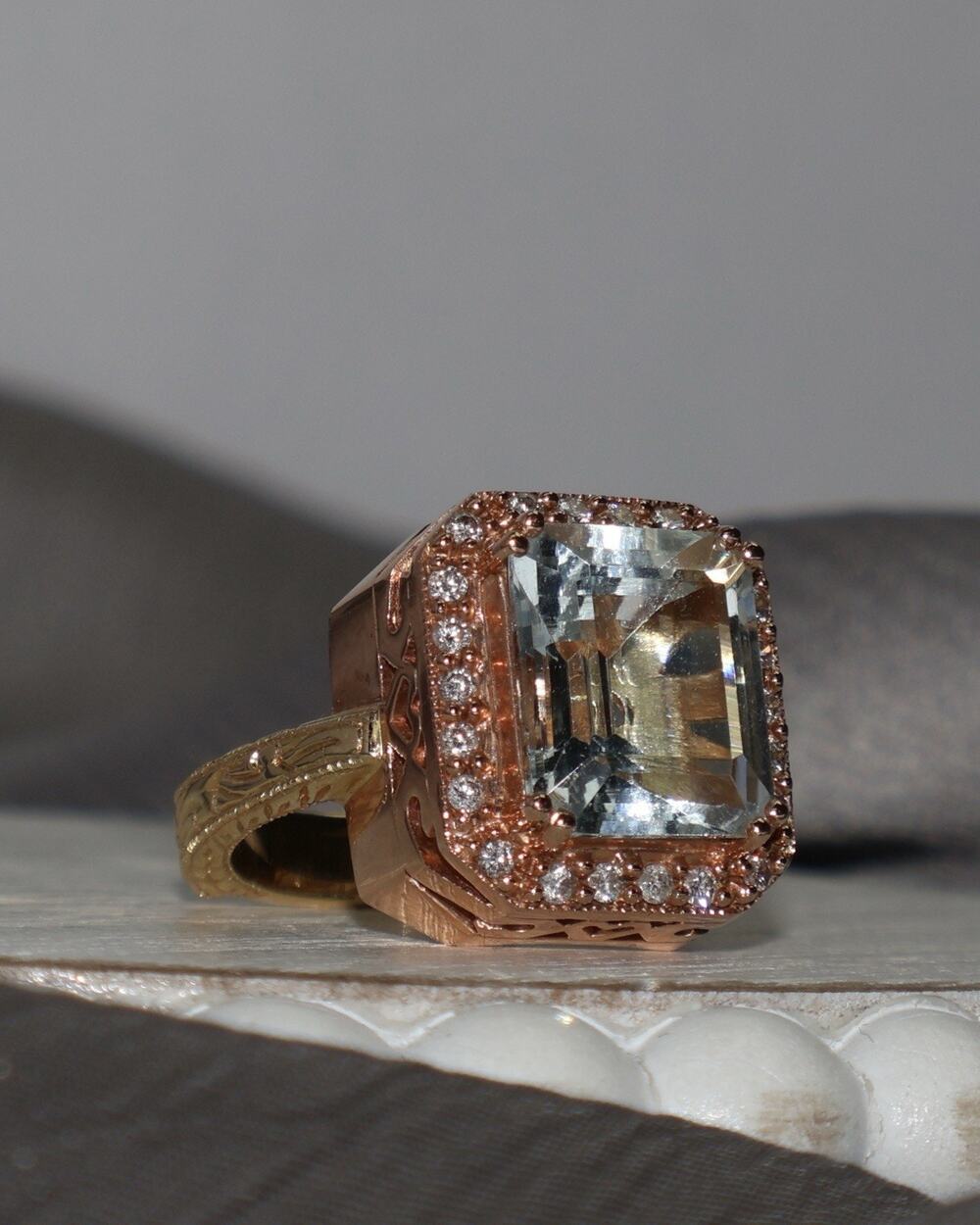 14k Yellow & Rose Gold Aquamarine & Diamond Ring 11.4G / Sz 7